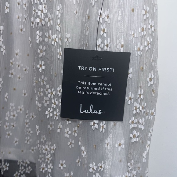 White mini dress with twist back - Picture 4 of 7